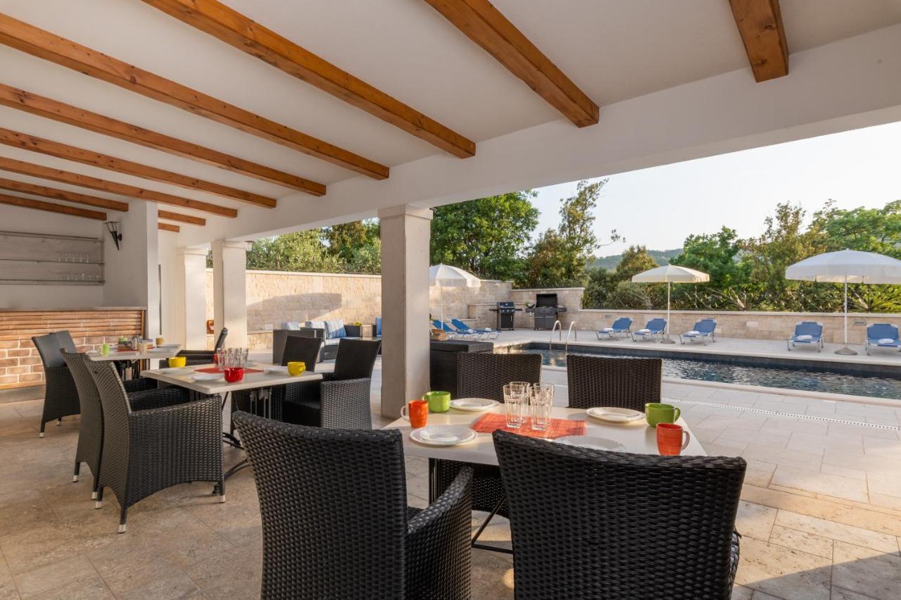 Villa Vires Labin  Exterior foto